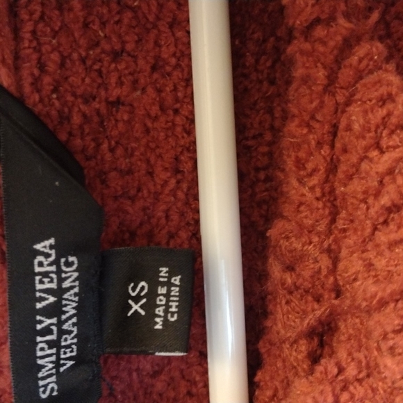 SIMPLY VERA PULL-OVER HOODIE SWEATER. VERY GOOD CONDITION. ANGLED BOTTOM FRONT- - Picture 4 of 8